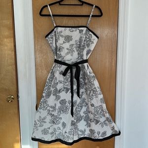 Dress Barn Black & White Floral Dress - Size 6